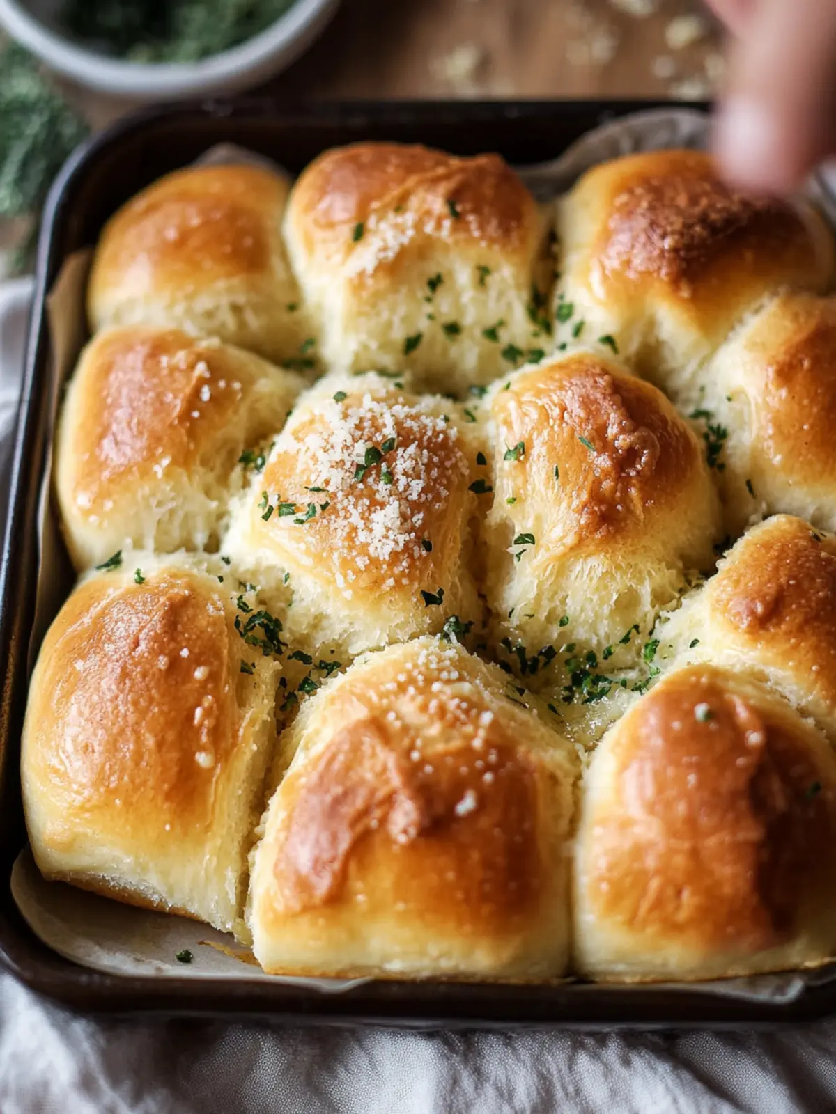Garlic Parmesan Pull-Apart Rolls